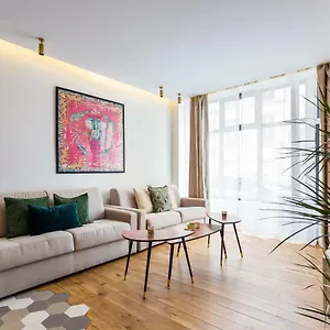 Cmg Charonne / Voltaire Iii , Paris France